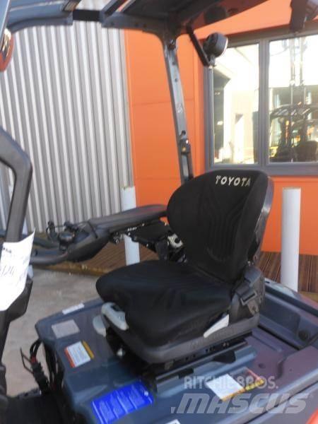 Toyota 8FBEK16T Gaffeltrucker - Annet