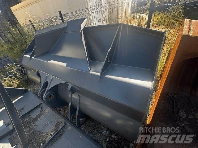 Liebherr  Anlegg - Annet