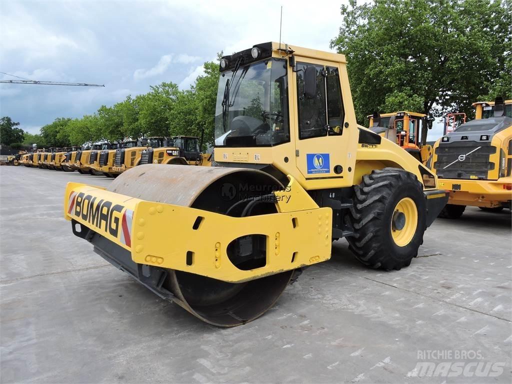 Bomag BW211D-4 GERMAN Andre Valser