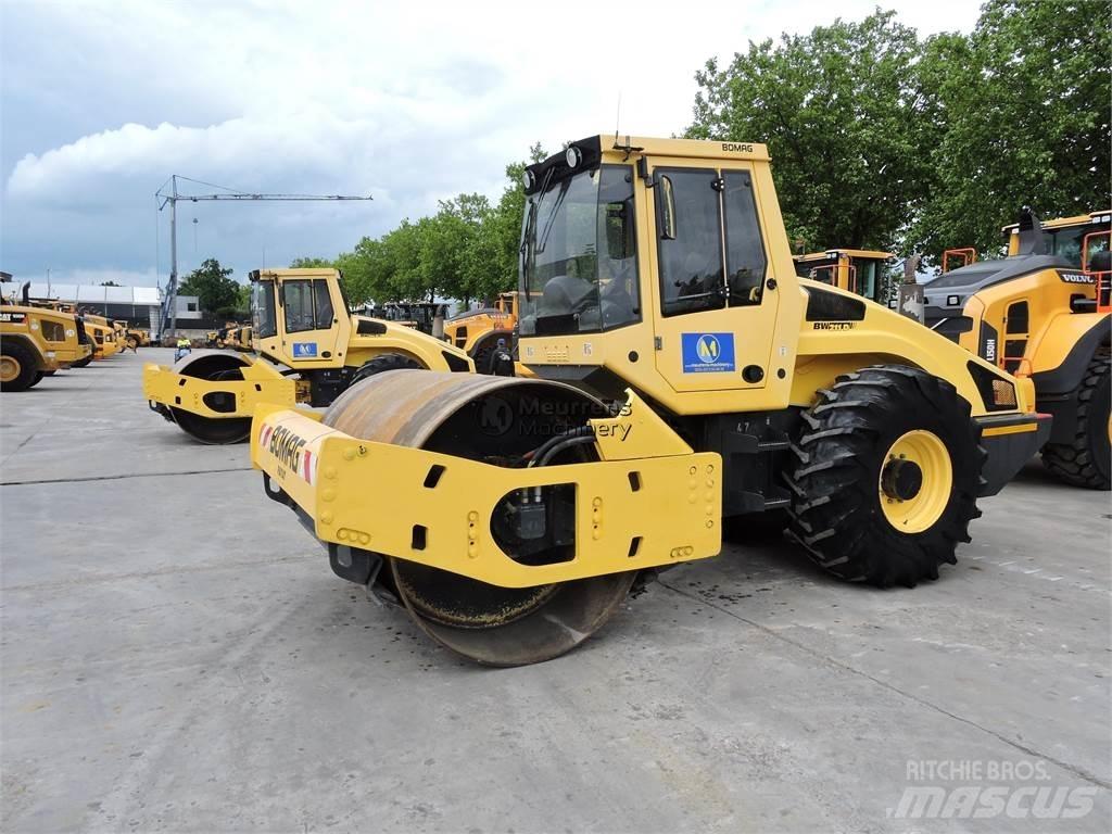 Bomag BW211D-4 GERMAN Andre Valser