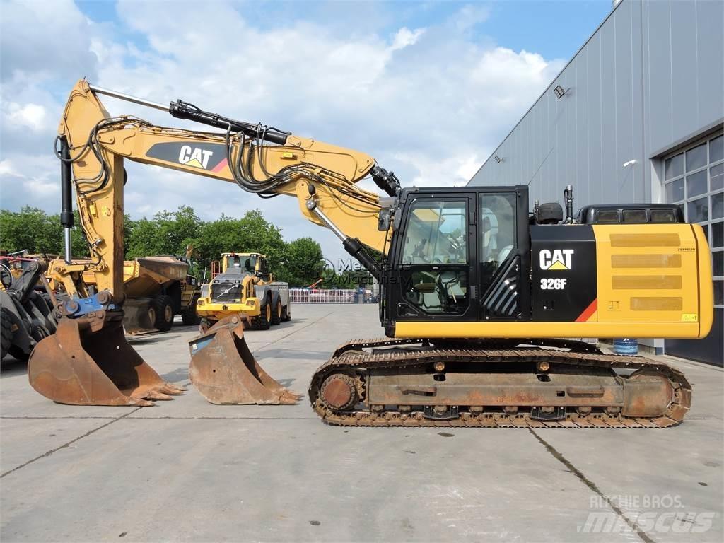 CAT 326F Beltegraver
