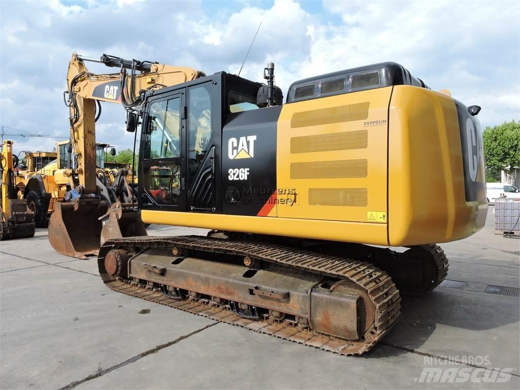 CAT 326F Beltegraver