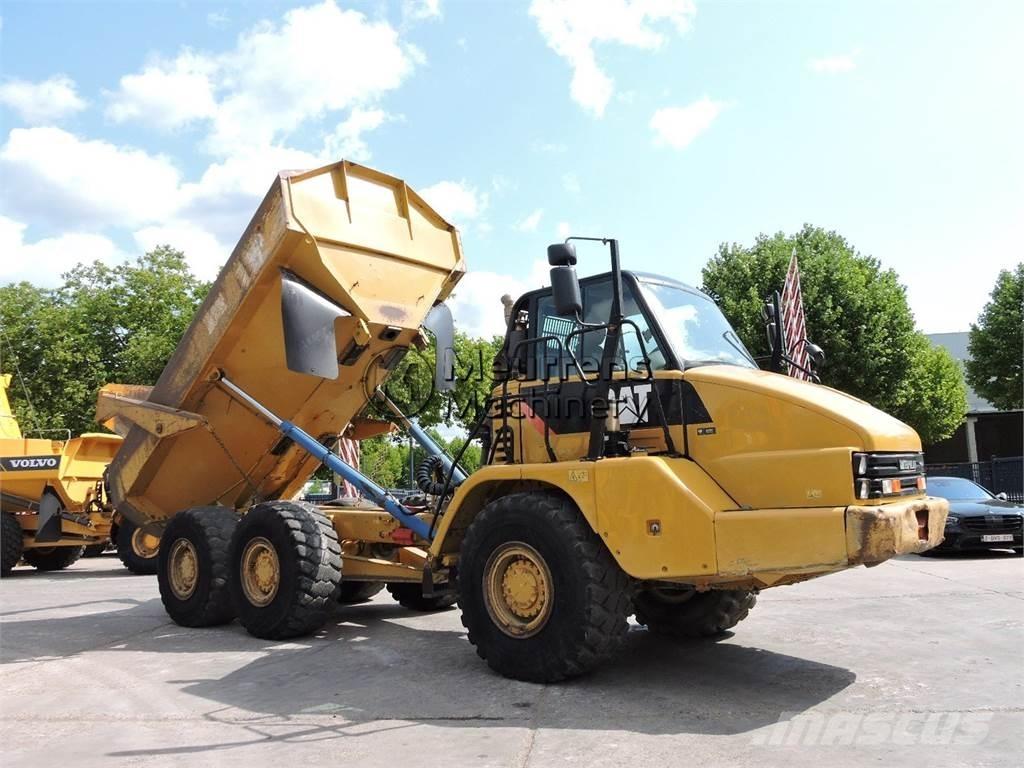 CAT 730 Rammestyrte Dumpere