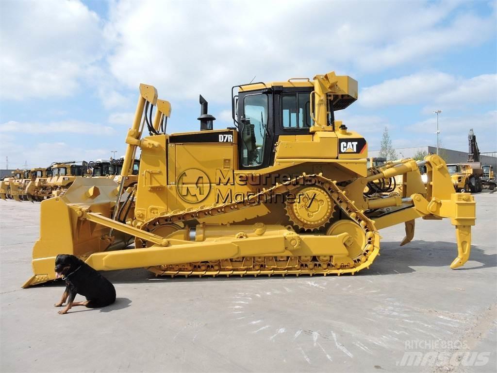 CAT D7R Bulldosere