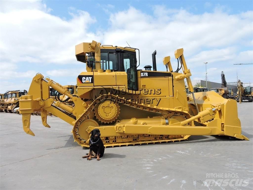CAT D7R Bulldosere