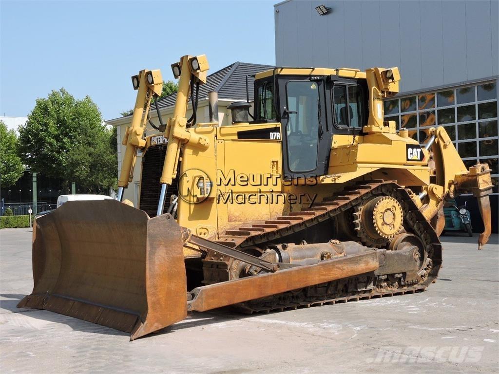 CAT D7R Bulldosere