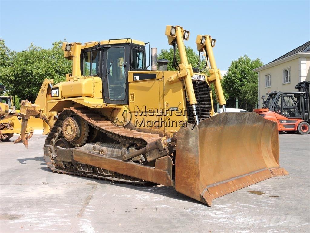 CAT D7R Bulldosere