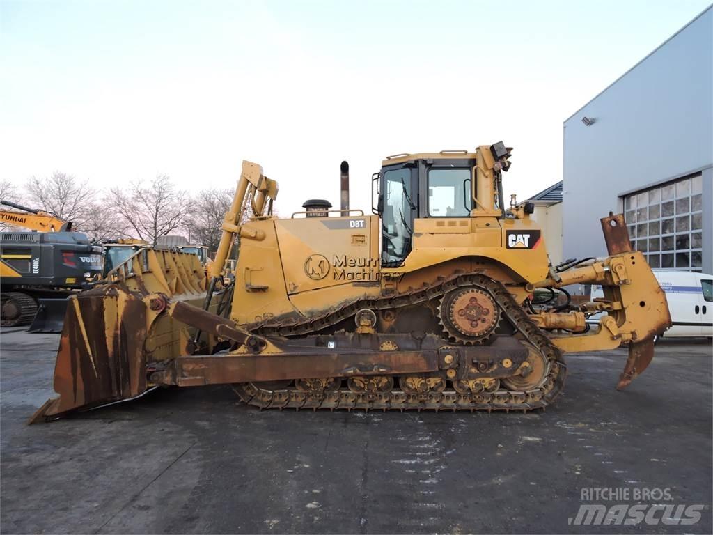 CAT D8T Bulldosere