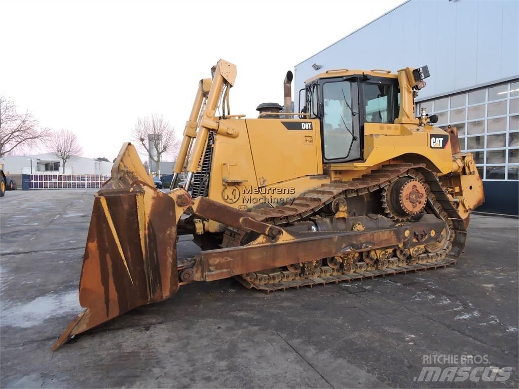 CAT D8T Bulldosere