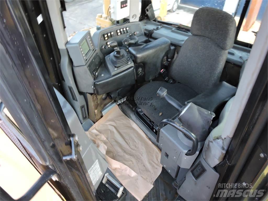 CAT D8T Bulldosere