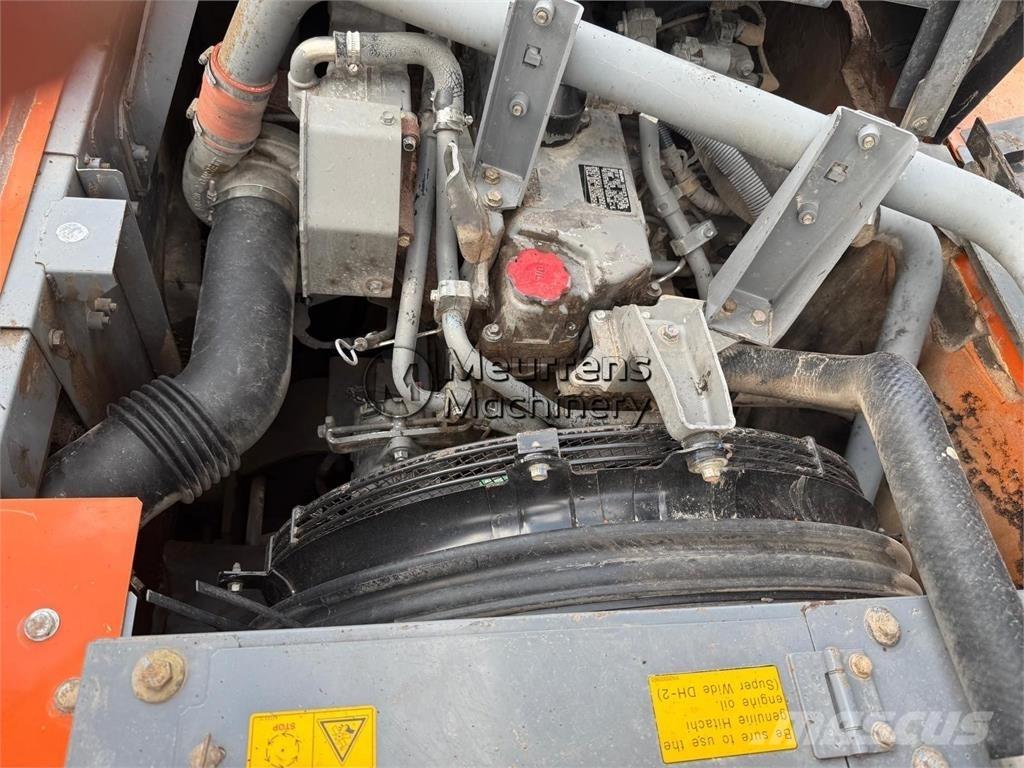 Hitachi ZX350LC Beltegraver