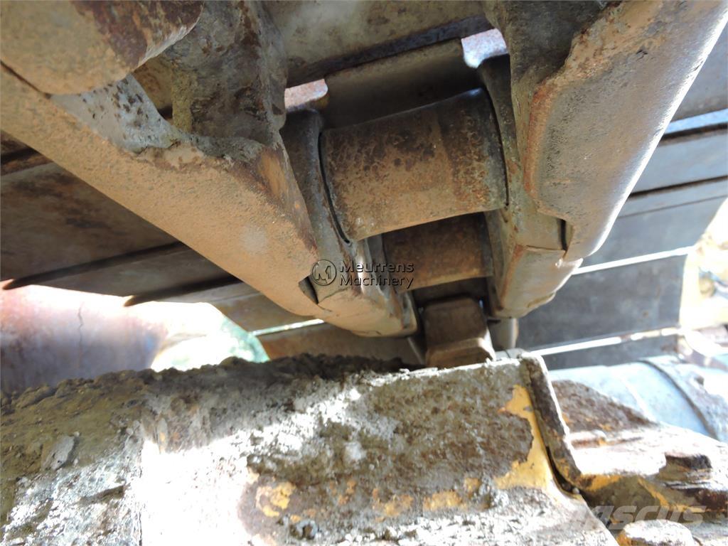 Komatsu D61PX-24 Bulldosere