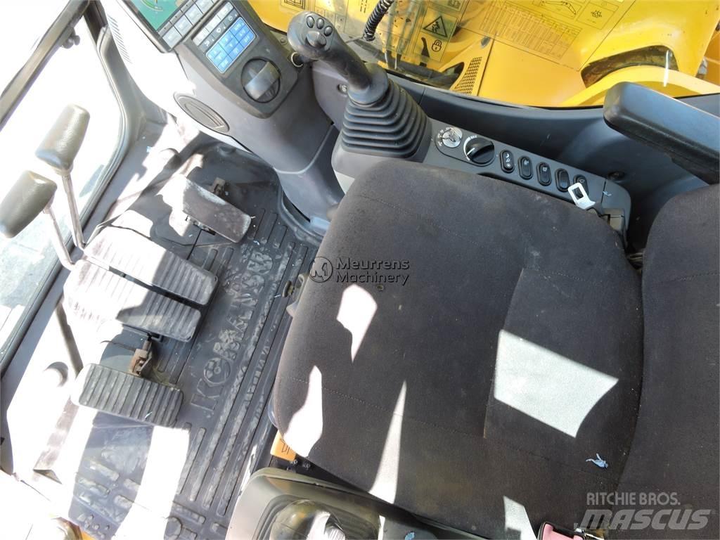 Komatsu PC228 Beltegraver