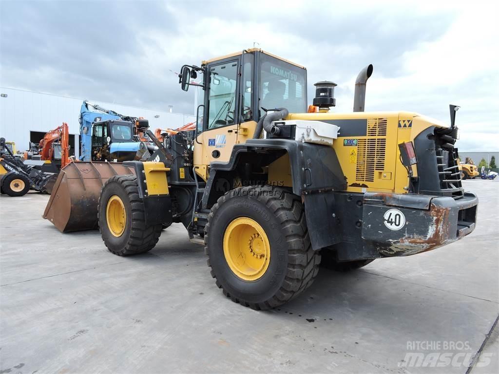Komatsu WA320 Hjullastere