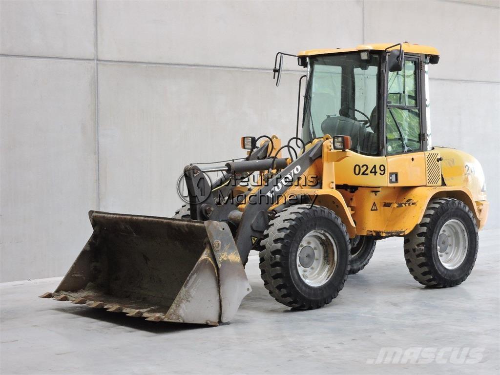 Volvo L30B Hjullastere