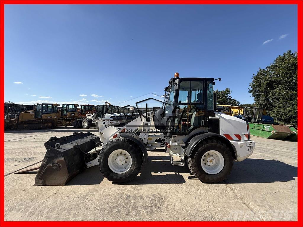 CAT 908 M Hjullastere