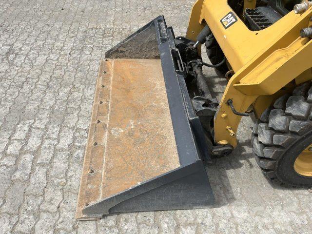 CAT 242D Anlegg - Annet