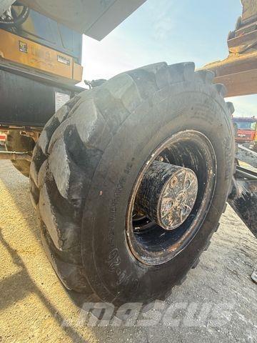 CAT M320 F Hjulgravere
