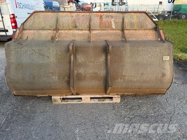  DIV. SCHAUFEL Hjullastere