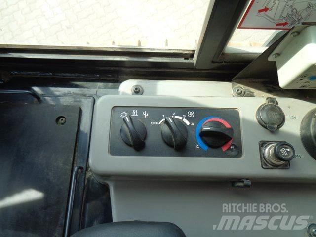 Komatsu D61 PX-24 Dozere Beltegående