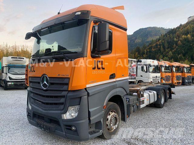 Mercedes-Benz 2542 Chassis