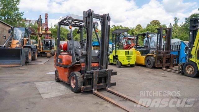 Nissan 18 Propan trucker