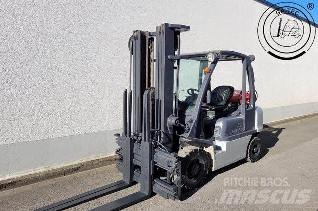 Nissan U1D2A25LQ Propan trucker