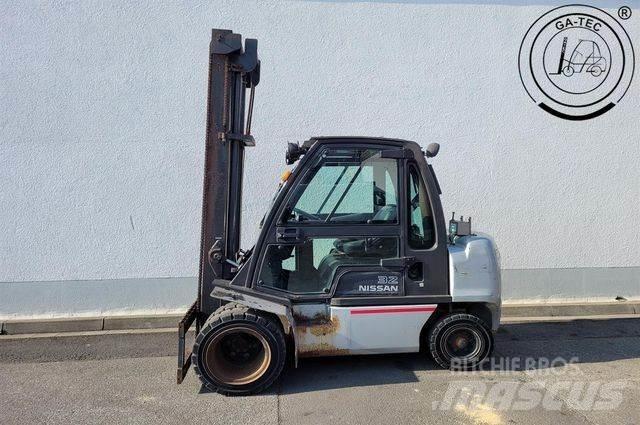 Nissan YG1D2A320 Diesel Trucker