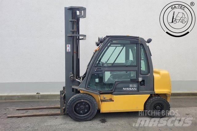 Nissan YG1D2A320 Diesel Trucker