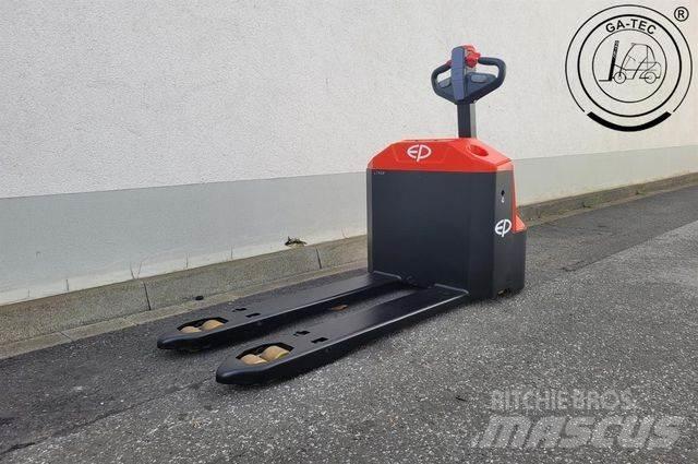  WPL202 Lavtløftende plukketruck