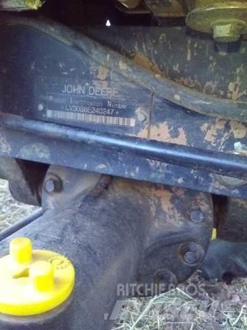 John Deere 3038E Anlegg - Annet