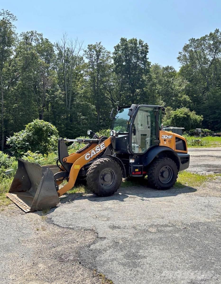 CASE 321F Hjullastere