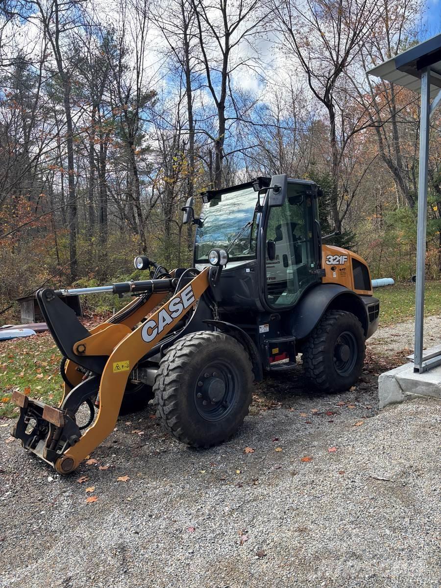 CASE 321F Hjullastere