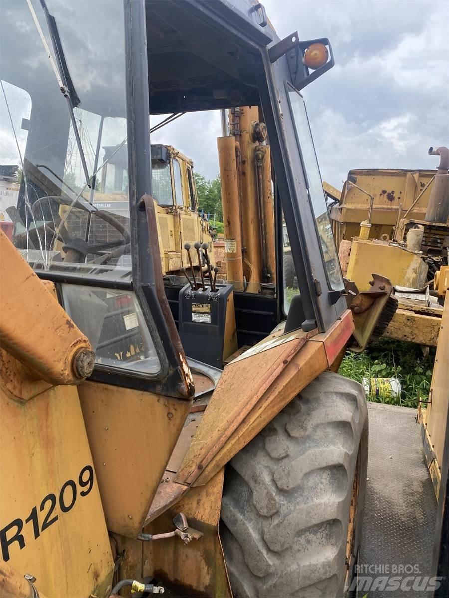CASE 580D Traktorgravere