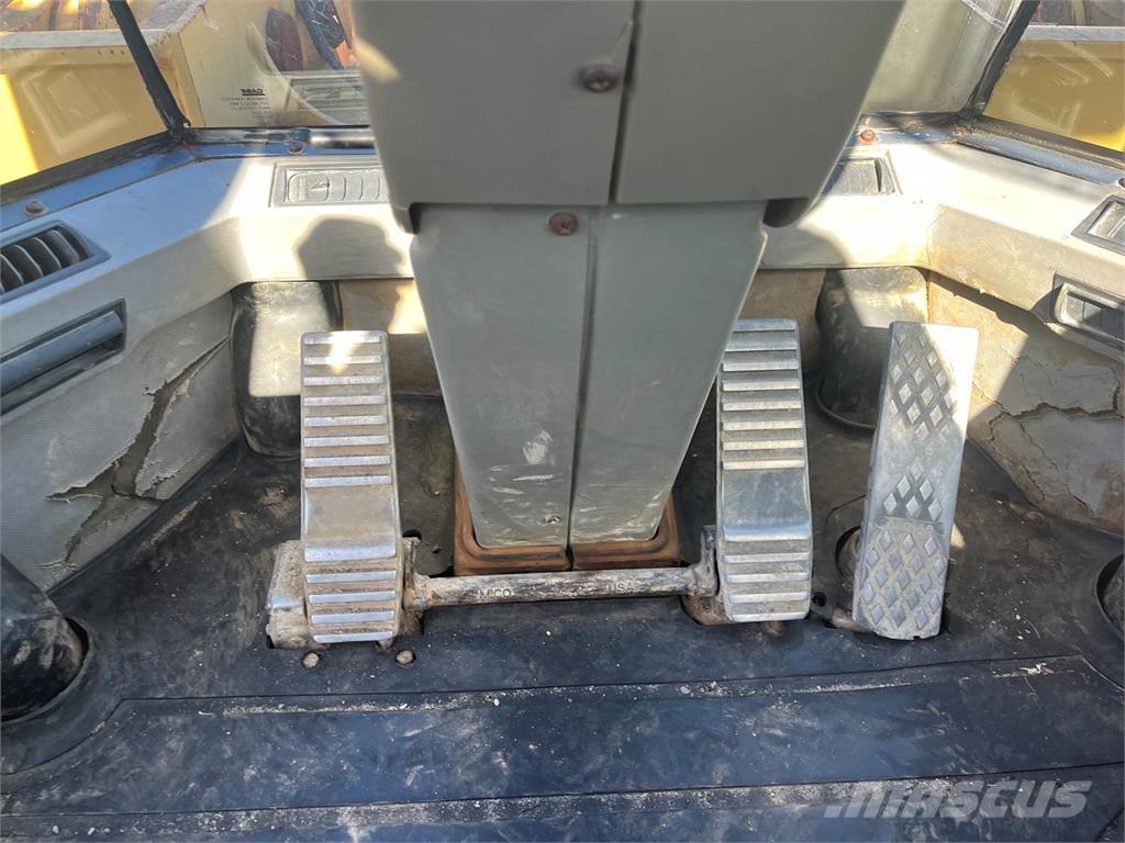 CASE 821C Hjullastere