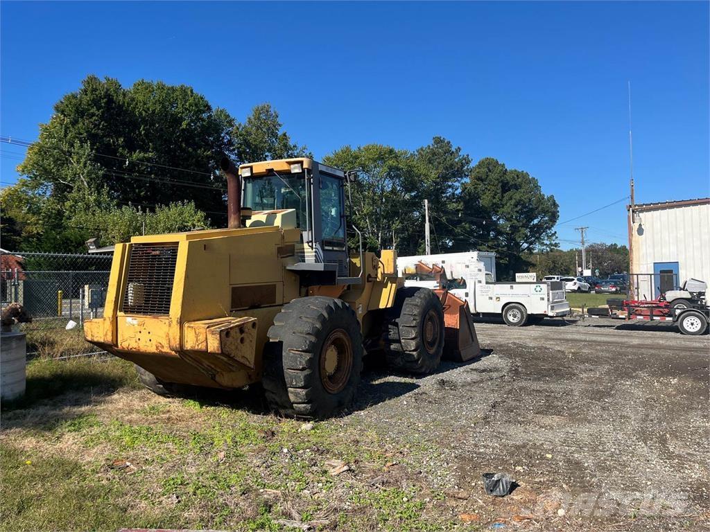 CASE 821C Hjullastere