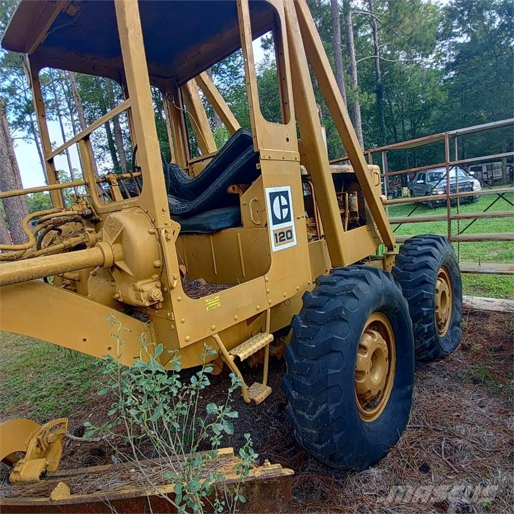 CAT 120 Veihøvler