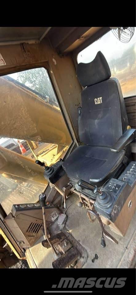 CAT 235B Beltegraver