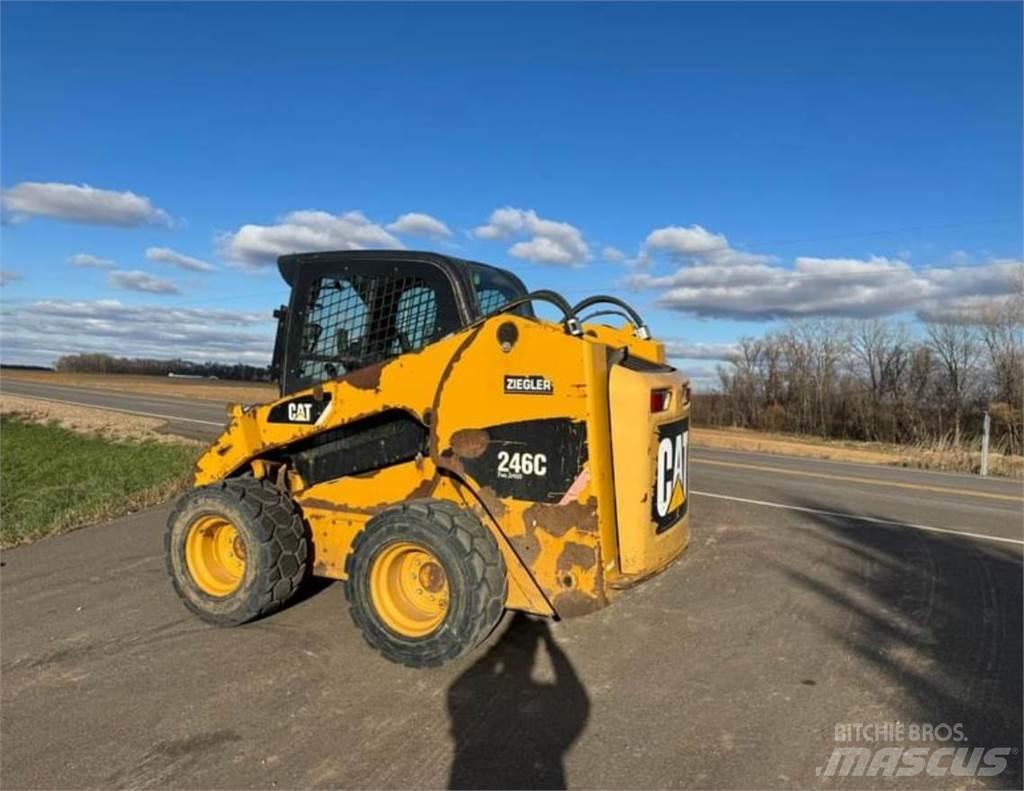 CAT 246C Kompaktlastere