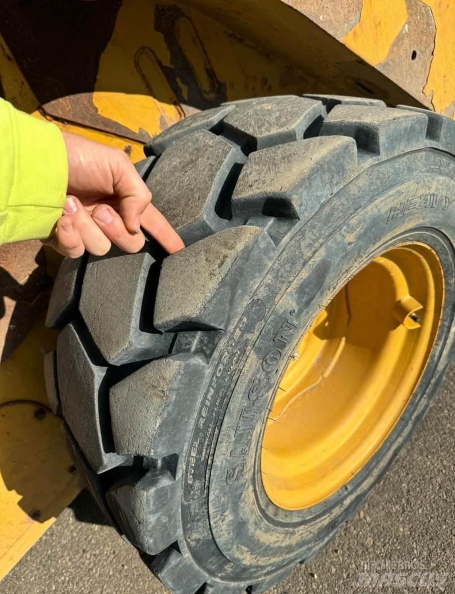 CAT 246C Kompaktlastere