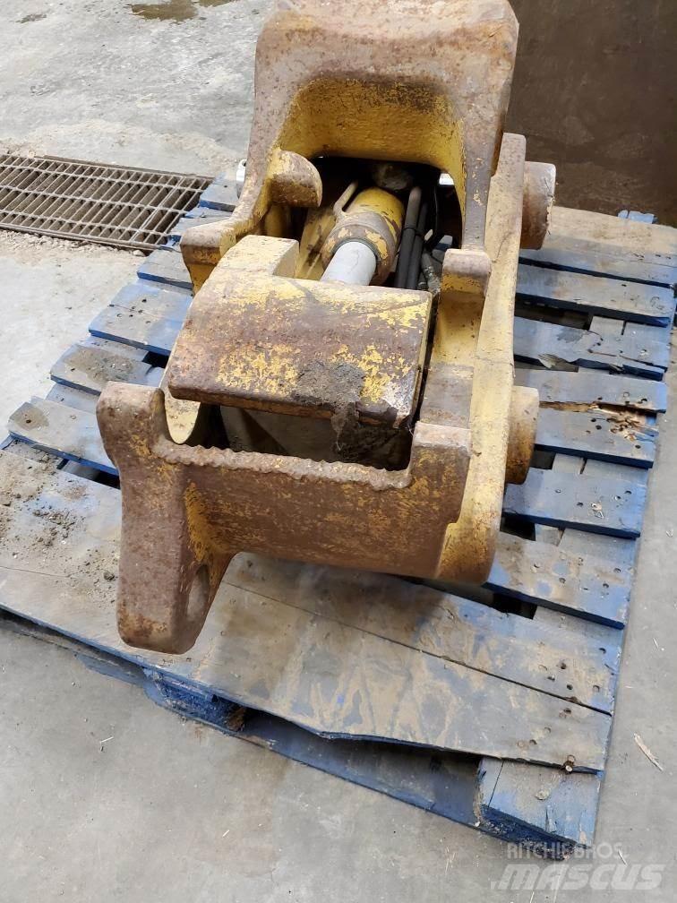 CAT 320DL Hurtigkoblinger