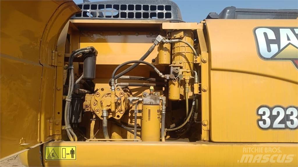CAT 323D3 Beltegraver
