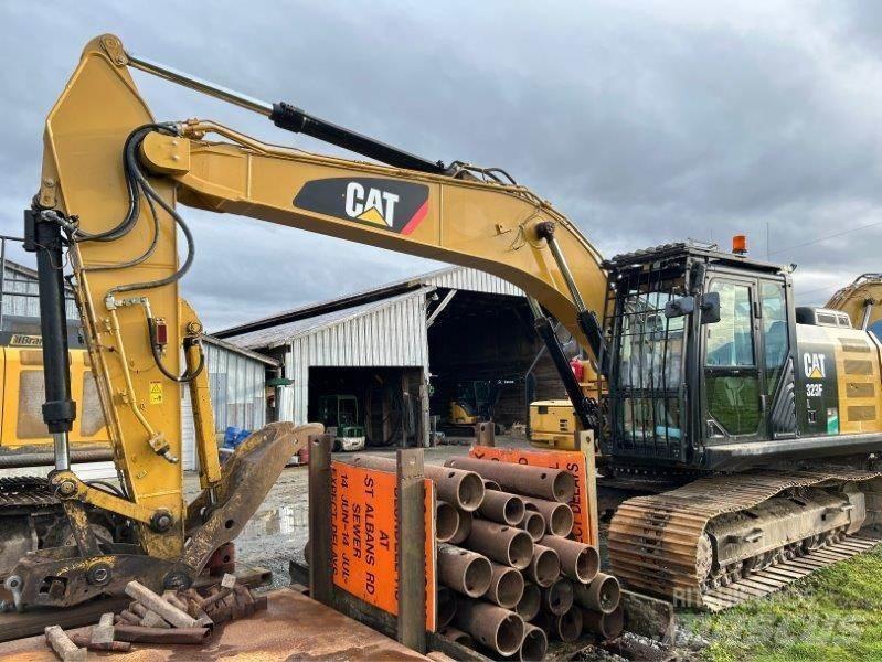 CAT 323FL Beltegraver