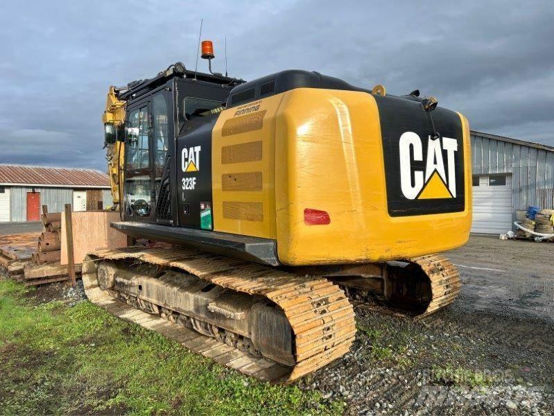 CAT 323FL Beltegraver