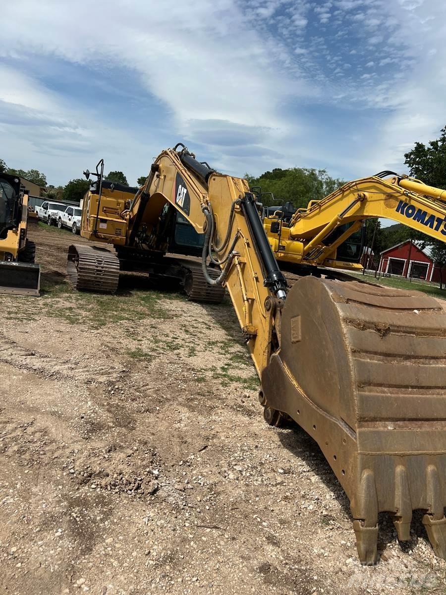 CAT 323FL Beltegraver