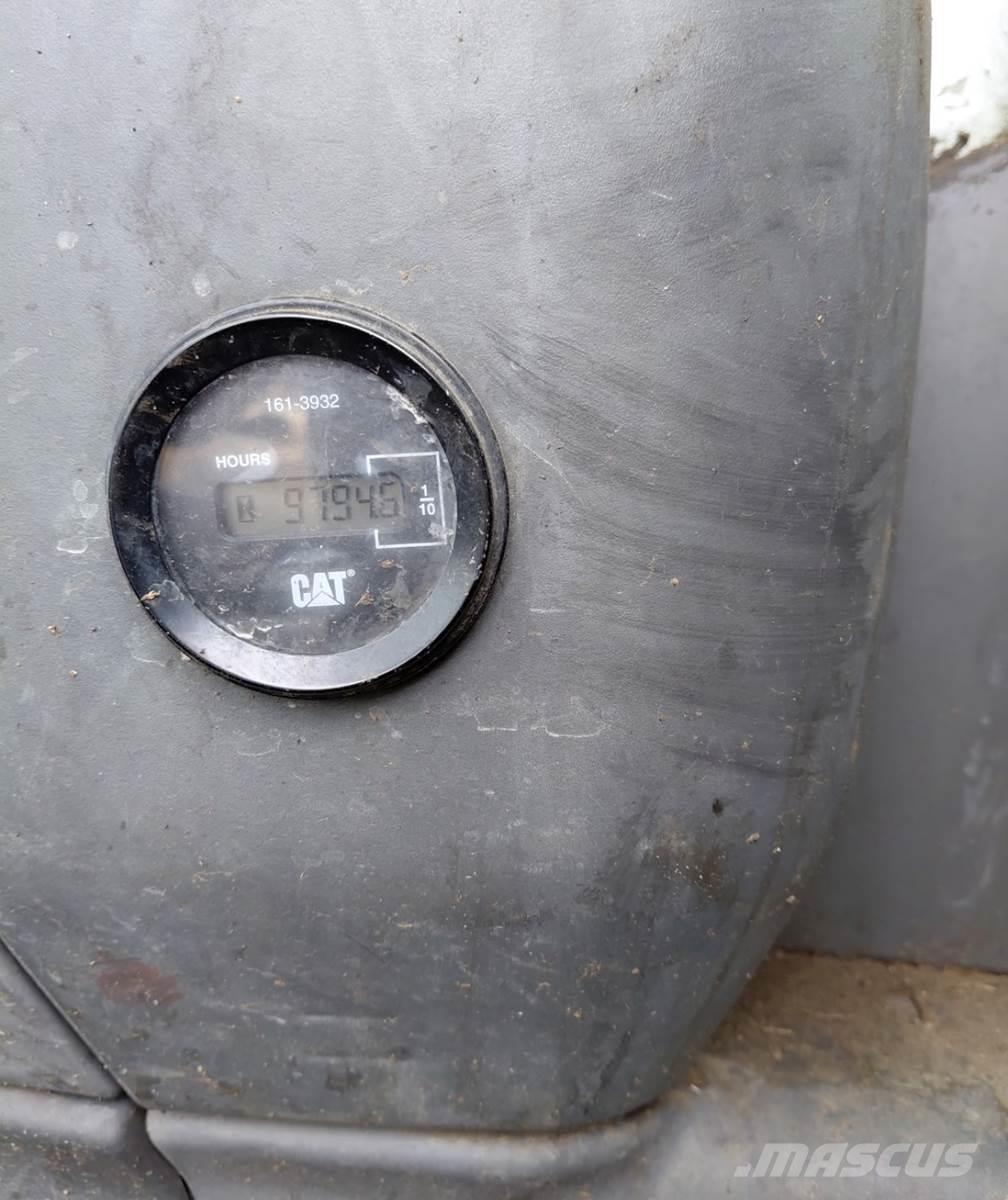 CAT 324D Beltegraver