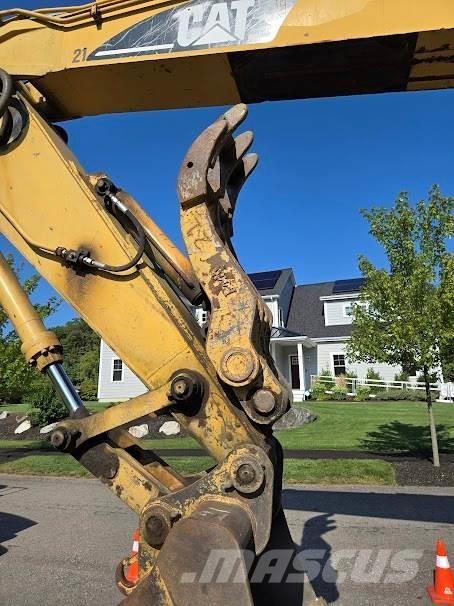 CAT 325BL Beltegraver