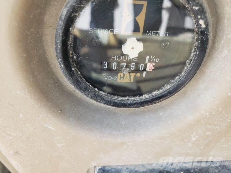 CAT 325L Beltegraver