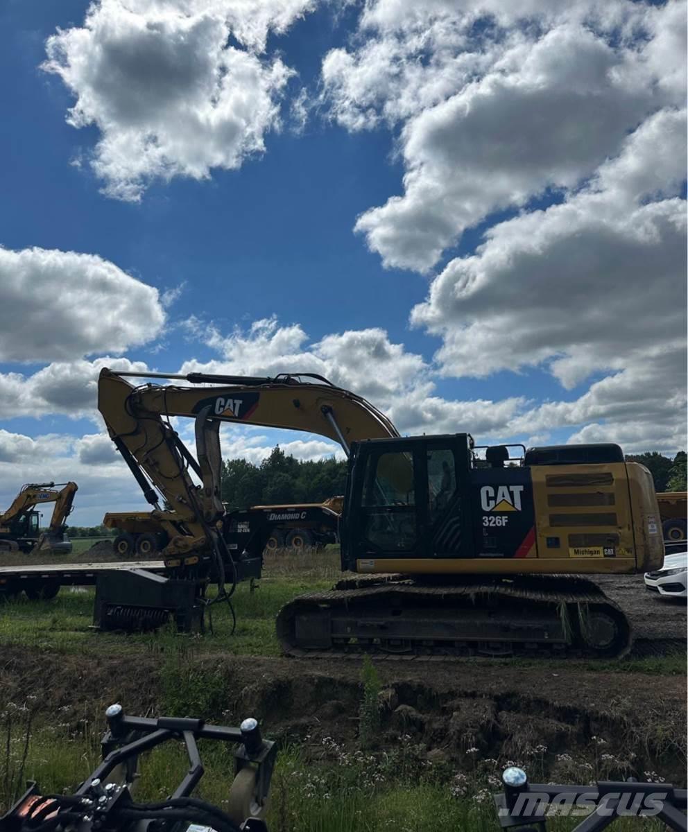 CAT 326FL Beltegraver