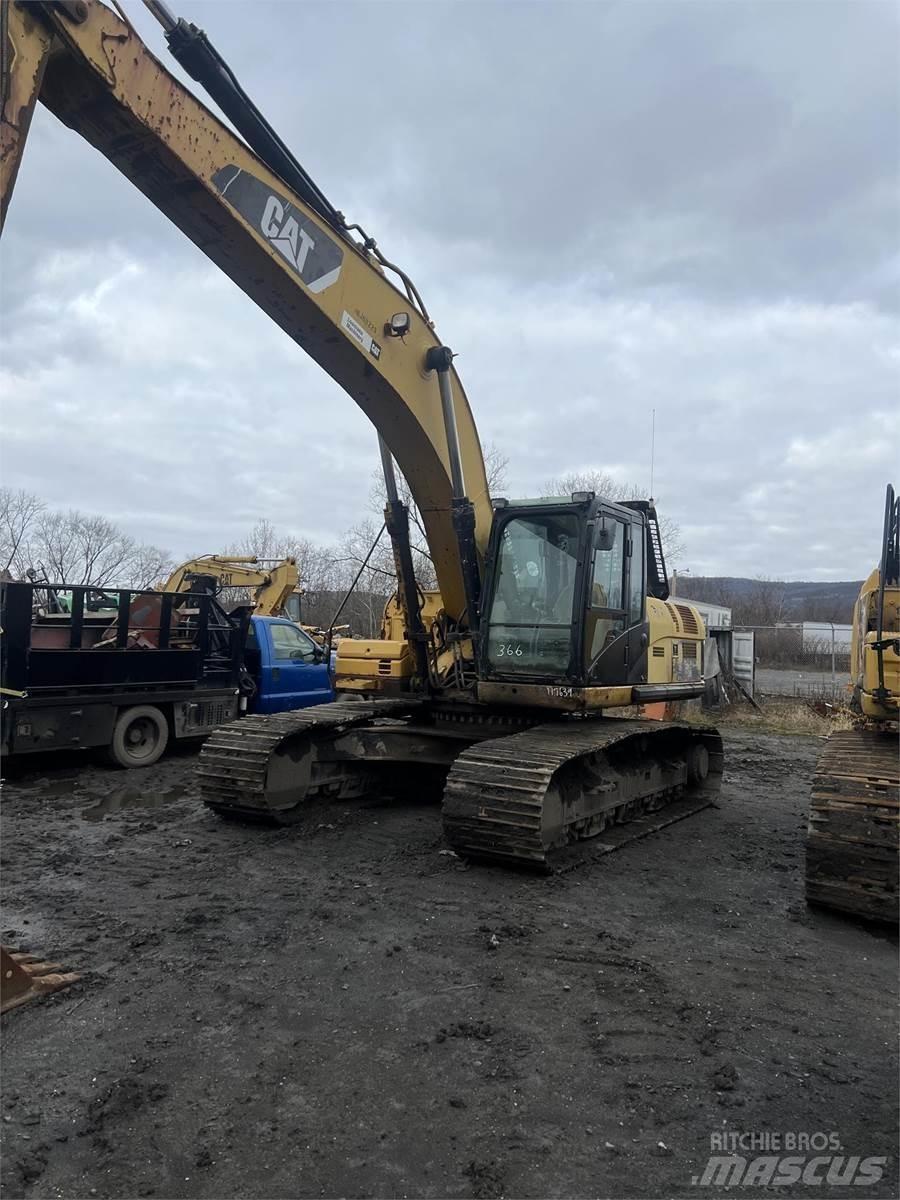 CAT 329DL Beltegraver
